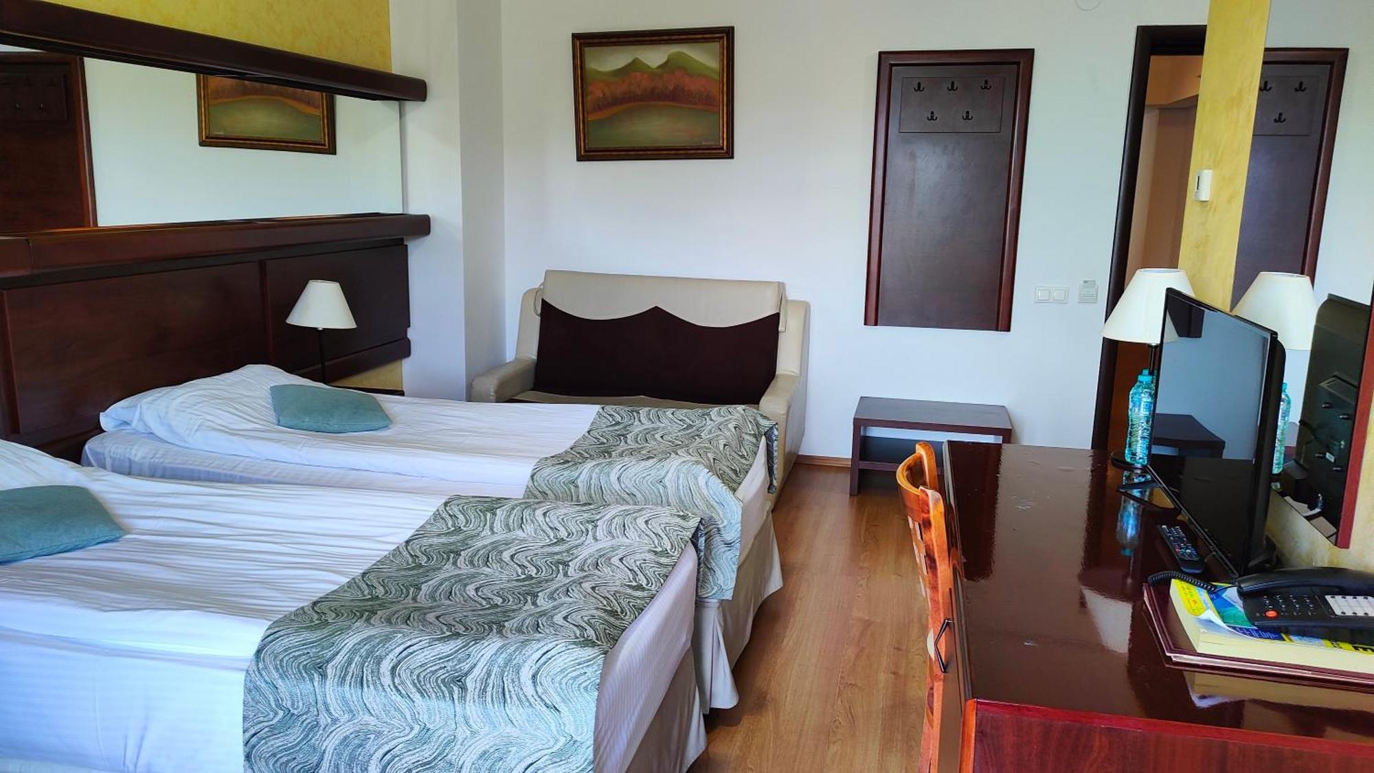 Hotel Valea Cu Pesti Căpăţîneni-Ungureni Dış mekan fotoğraf