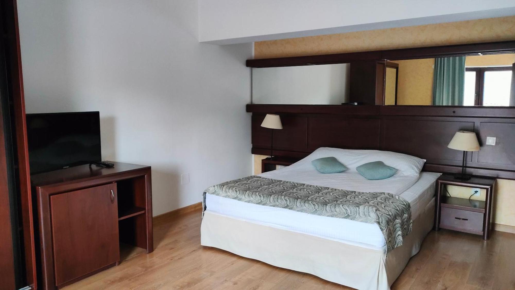 Hotel Valea Cu Pesti Căpăţîneni-Ungureni Dış mekan fotoğraf