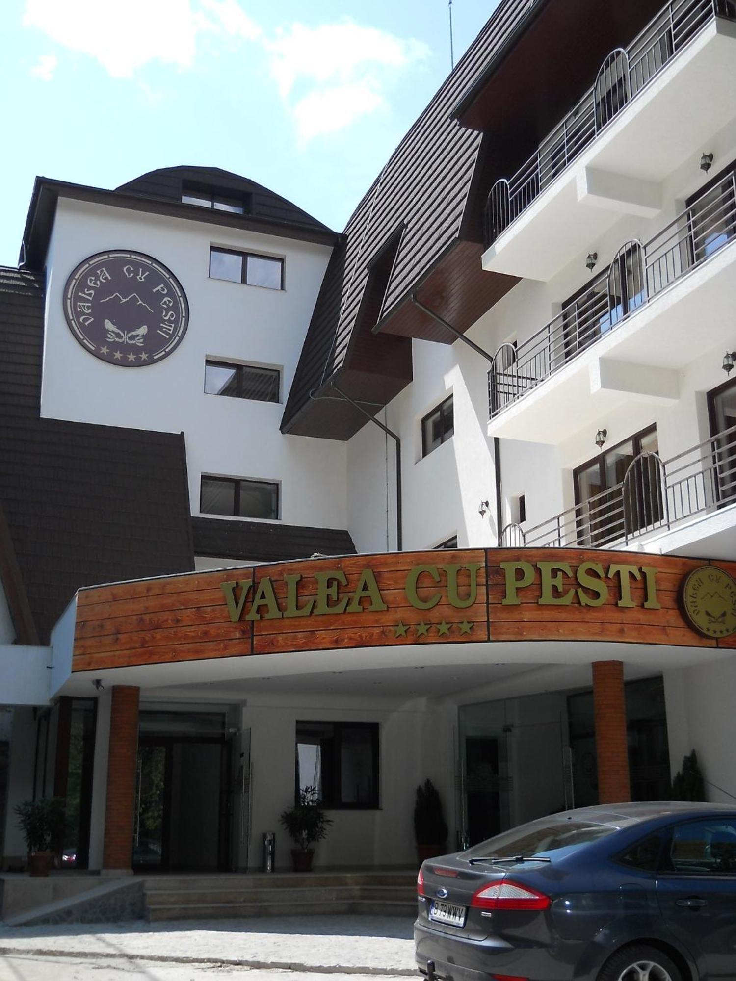 Hotel Valea Cu Pesti Căpăţîneni-Ungureni Dış mekan fotoğraf