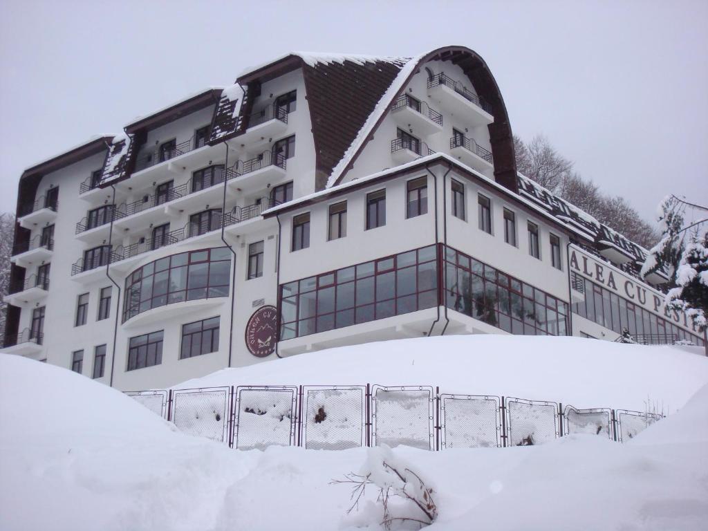 Hotel Valea Cu Pesti Căpăţîneni-Ungureni Dış mekan fotoğraf
